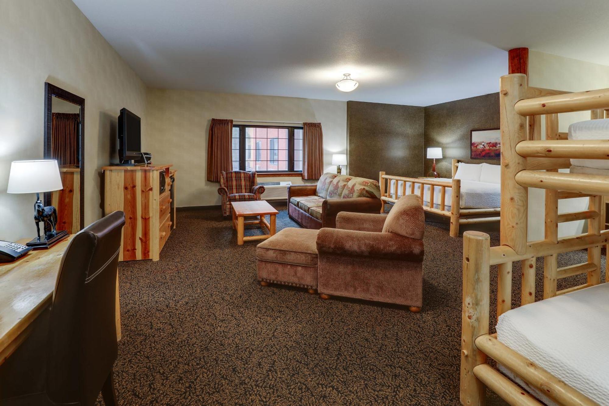Family Suite,1541332747:JPEG